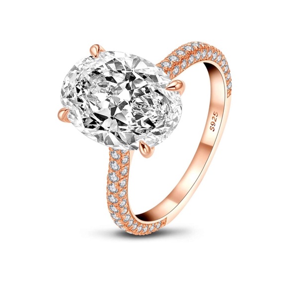 18k Brilliant Diamond Ring - Picture 3 of 13